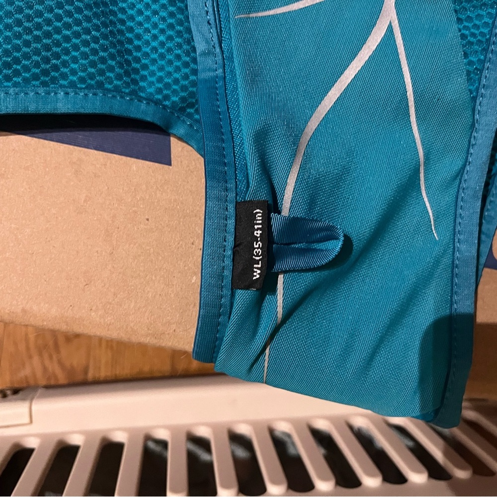 OSPREY Teal Blue Women's Running Vest size large no water bottles - Picture 3 of 3